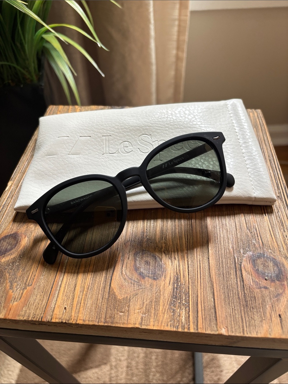 Le Specs Men's Matte Black Round Sunglasses with Dark Green Lenses